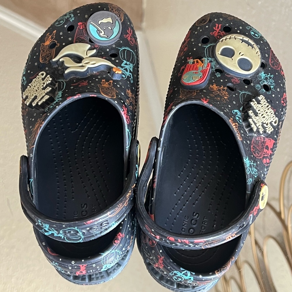 👻 Disney x Crocs Kids Glow-in-the-Dark Clogs Nightmare Before Christmas Size 11🎃 - Picture 6 of 8